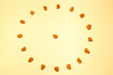 Preview: Jaspis, gelb Rohsteine Steinwesen im Medizinrad Steinkreis Set